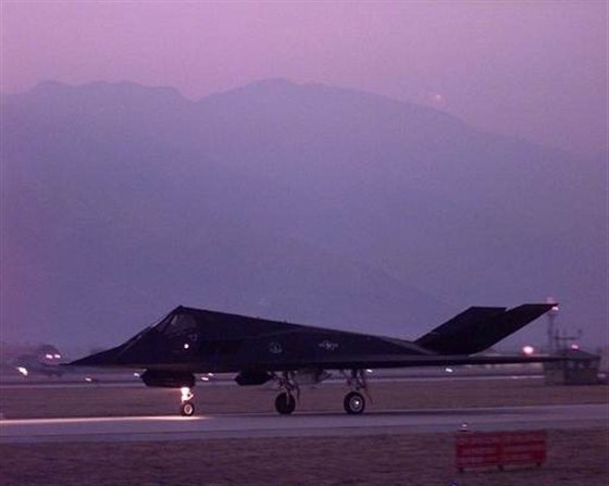 1999년 코보소 전쟁에서 활약했던 F-117 스텔스 전투기. 