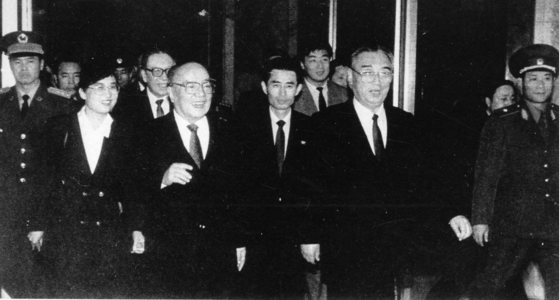양상쿤(앞줄 왼쪽에서 두번째) 중국 국가주석이 1992년 4월 한중 수교 문제를 김일성에게 알려주기 위해 평양을 방문했다. [중앙포토]