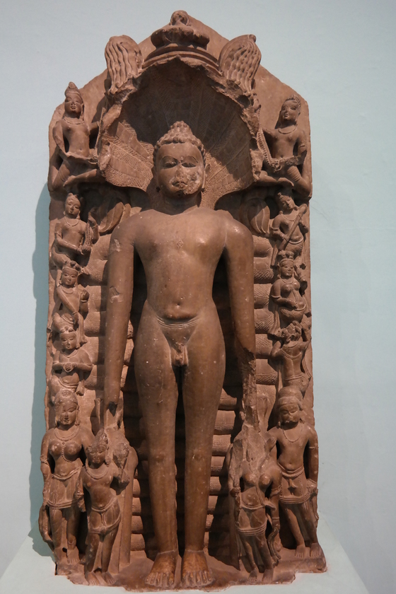 델리박물관에서 만난 자이나교의 성자 마하비라 조각상. 자이나교의 수행자들은 전라의 몸으로 무소유를 지향한다. 백성호 기자