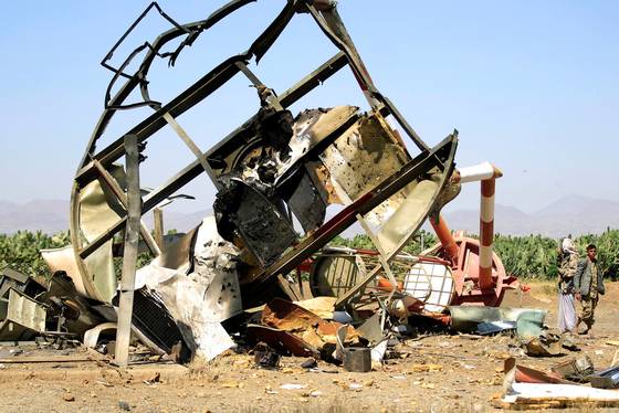 지난 11월15일 예멘 수도 사나공항이 사우디아라비아의 공습을 받아 일부 시설이 파괴됐다. [AFP=연합뉴스] >