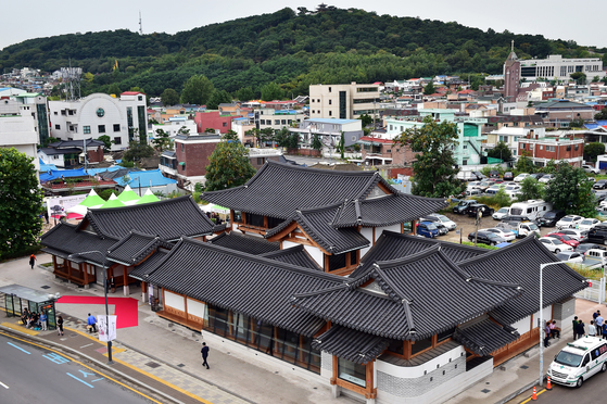 지난 9월 27일 개관한 경기 수원시 한옥기술전시관 전경. [사진 수원시]