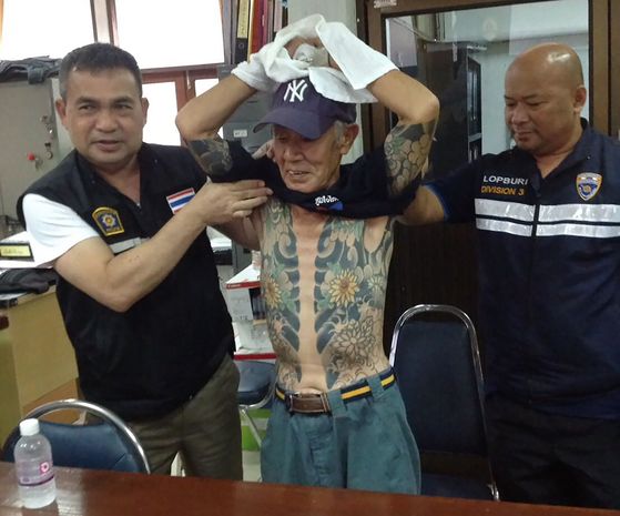 14년간 도피중이던 일본 야쿠자 두목 시게하루 시라이가 11일 태국 현지에서 체포됐다. [AFP=연합뉴스]