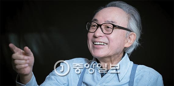 김광웅 교수는 “정부의 각종 위원회는 옥상옥이다. 스포츠를 정부가 관장하려는 태릉선수촌도 시대착오”라고 했다. “회귀본능이 있어 관료는 고칠 듯 흉내만 내다 결국 원점으로 돌아간다”고 꼬집었다. [사진 권혁재 사진전문기자]