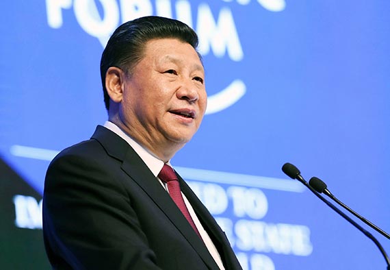 17일 세계경제포럼(WEF)에 처음 참석해 연설하는 시진핑 중국 국가주석. [뉴시스]