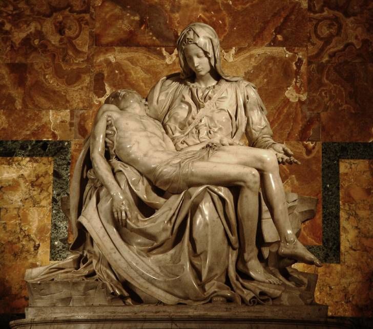 예수의 주검을 안고 있는 어머니 마리아는 예술가들이 자주 다루었던 소재다. 미켈란젤로 작 ‘피에타’.
