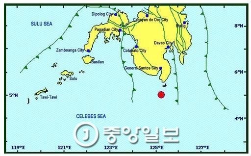 29일 오전 규모 7.2 지진 발생한 필리핀 민다오섬 해안 [사진 필리핀 화산지질연구소 홈페이지 캡쳐]