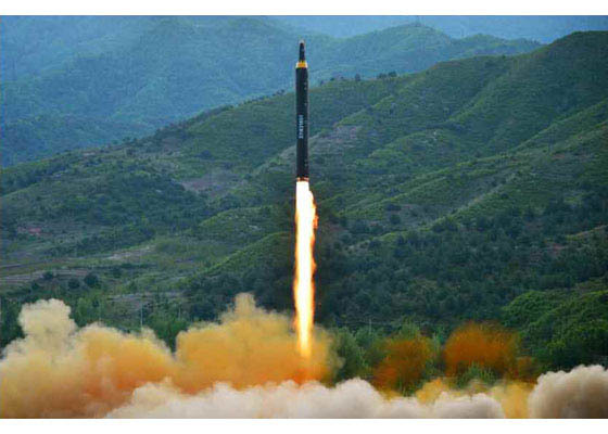 북한은 14일 신형 중장거리 전략탄도 미사일(IRBM) ‘화성-12형’을 시험 발사했다. [조선중앙통신=연합뉴스]