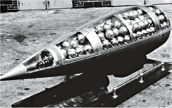 2 사린가스 탑재 미사일 포탄. 1943년 미 육군 보유 당시 사진.[위키미디어]