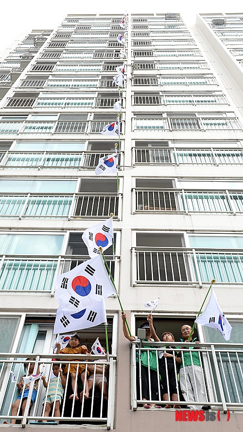 만든곳: 한국 네티즌본부 카페