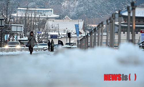 사진이 안 보일때:→우칙클릭 →사진보기 클릭. 작성: Daum카페: 한국 네티즌본부