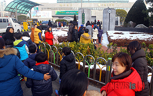 사진이 안 보일때:→우칙클릭 →사진보기 클릭. 작성: Daum카페: 한국 네티즌본부