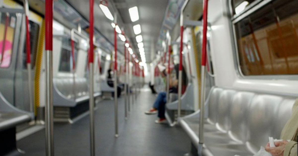 기차에서 두 남자의 섹스 … 45 초 비디오에서 홍콩이 뒤집혔다