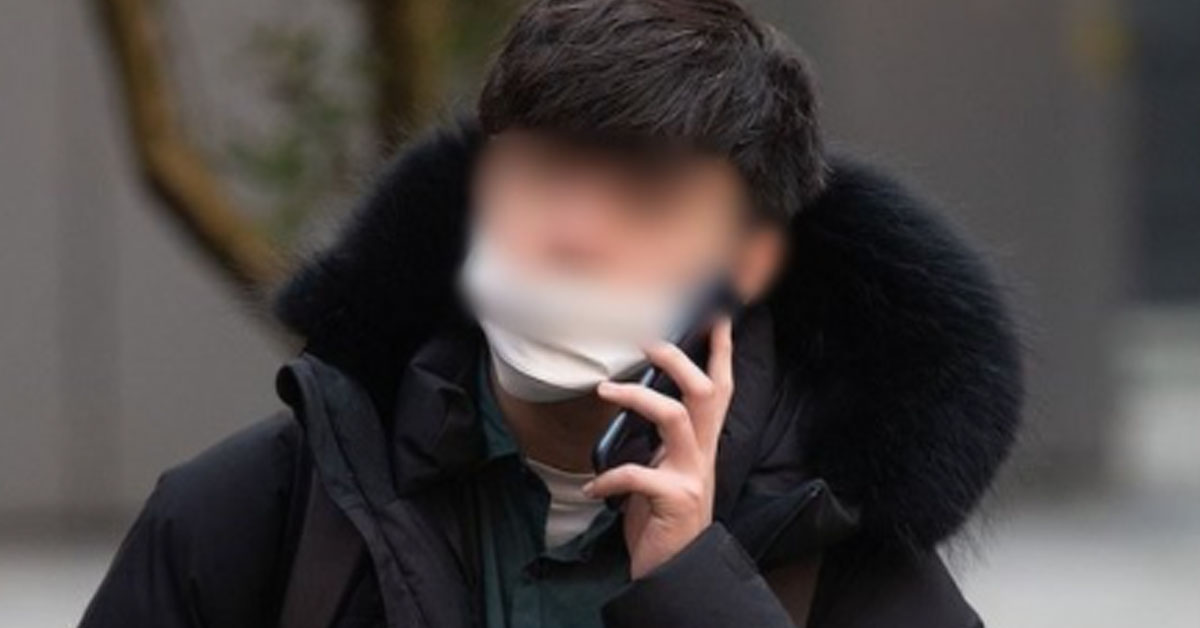 A Korean student revealed to the British press “Twenty women hidden cameras”