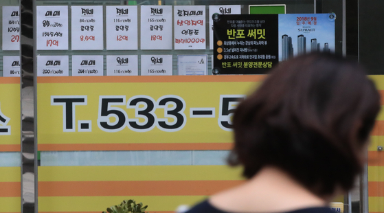 정부는 서울 집값 과열을 진정시키기 위해 투기지역을 확대할 전망이다. 투기지역으로 지정되면 주택담보대출 제한 등의 규제를 받는다. 