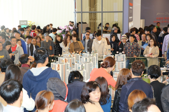 An example of a house of a lighthouse verdium in the new city of Geomdan that broke the registration of the first sale in the new city of Incheon Geomdan New Town. There are not many lotto complexes on the summer sale market. The penthouse costs more than 2 billion won more than the city market. 