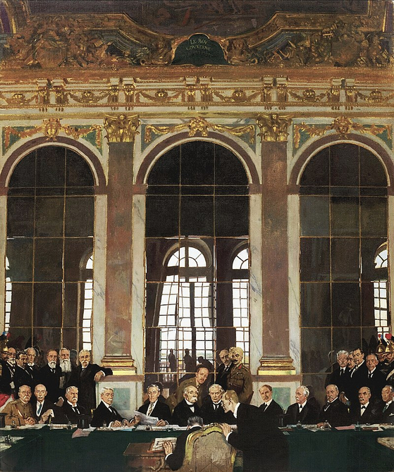 1919년 6월 28일 ㅂ르사유 조약 체결 당시를 그린 아일랜드 화가 윌리엄 오르펜의 작품. [영국 임페리얼 전쟁 박물관]