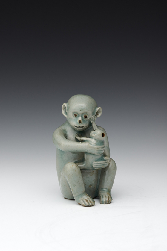 청자모자원숭이형연적(12세기, 국보 ㅈ[270호). [사진 간송미술관]
