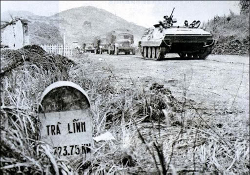 1979년 2월 중국-베트남 전쟁 당시 중국 인민해방군이 장갑차를 앞세워 베트남을 침공하고 있다. [위키피디아]