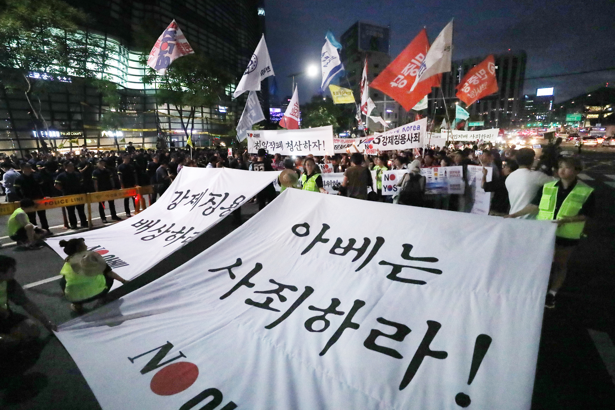 No安部の5000人のデモしてるけど 北が38度線を越えて船で来ることには怒らない韓国 にこにこのブログ