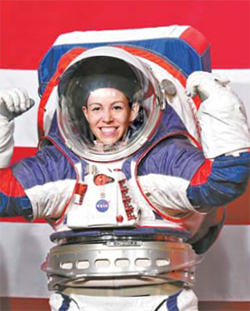 NASA의 신형 우주복. 아르테미스 계획에 따라 최초로 여성 우주인이 달에 발을 딛는다. [EPA=연합뉴스]