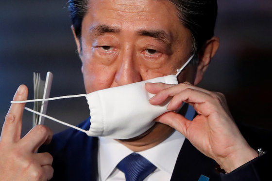 아베 신조 총리가 이끄는 일본은 신종 코로나 사태로 중국에서 부품 공급을 제대로 받지 못하는 상황이 발생하자 일부 중국 진출 일본 제조업의 귀환을 추진하고 있다. [로이터=연합뉴스]