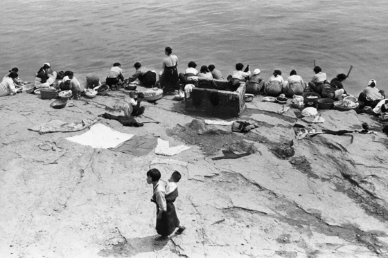 ⓒ한영수 Han Youngsoo. 서울 한강 Hangang River, Seoul 1956~1963. 한영수문화재단 제공