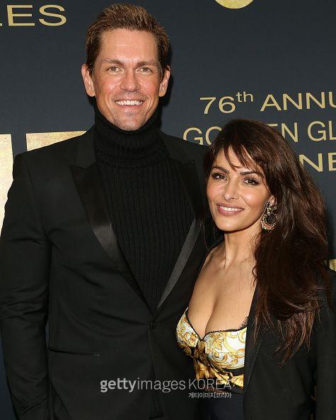 WEST HOLLYWOOD, CALIFORNIA - JANUARY 05: Actors Steve Howey (L) and Sarah Shahi (R) attend the Showtime Golden Globe nominees celebration at the Sunset Tower Hotel on January 05, 2019 in West Hollywood, California. (Photo by Paul Archuleta/FilmMagic