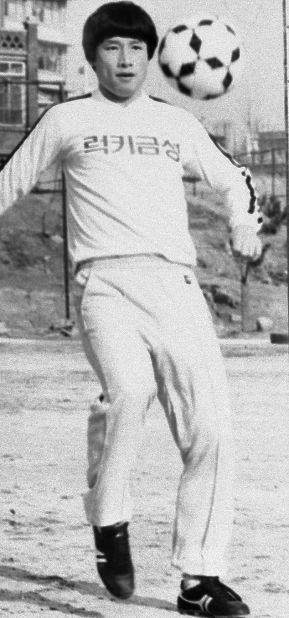 럭키 금성 시절 조영증. 황소처럼 우직한 플레이를 펼쳤다. [중앙포토]