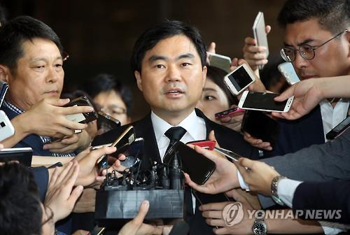 Former prosecutor Jin Gyeong-jun also filed a special prosecutor in the case of the alleged 