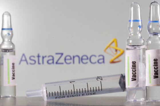 영국-스웨덴 제약사 아스트라제네카는 12일(현지시간) 성명을 내고 영국에서 백신 후보물질에 대한 임상시험이 재개됐다고 밝혔다. [로이터=연합뉴스]