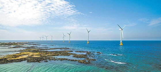 지난해 개발 시작에 성공한 30MW 규모의 제주 탐라 해상 풍력의 모습.  한국 남동 발전