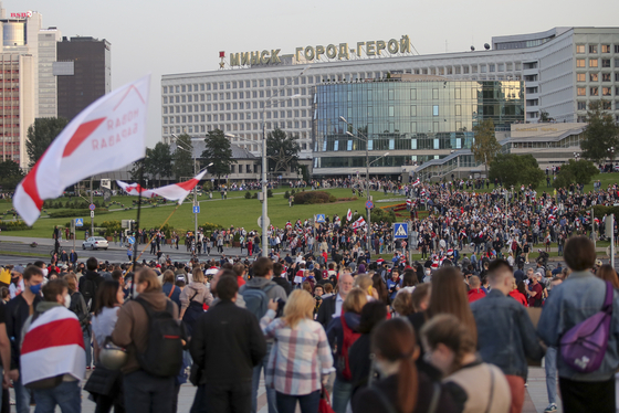 Belarusian citizens in street protests demanding the resignation of the president on the 23rd. According to local media, the number of protesters on the day is estimated between 5,000 and 6,000. 