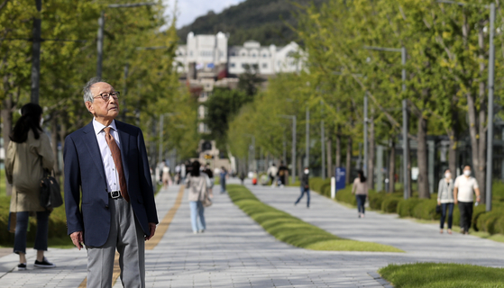 김형석 연세대 명예교수는 "이기적 삶은 남는 것도 의미도 없다. 내가 100세까지 살아 보니 공동체와 더불어 사는 것이 행복했다"면서 "나는 다시 태어나도 철학자의 길을 가겠다"고 말했다.  임현동 기자