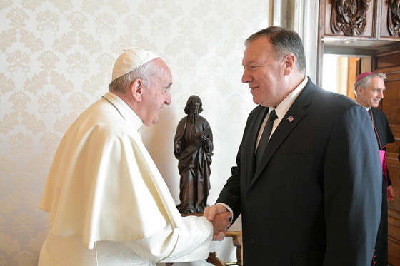 Pope Francis interviews United States Secretary of State Mike Pompeo, who visited the Vatican during his tour of Europe in October 2019. [EPA=연합뉴스] 