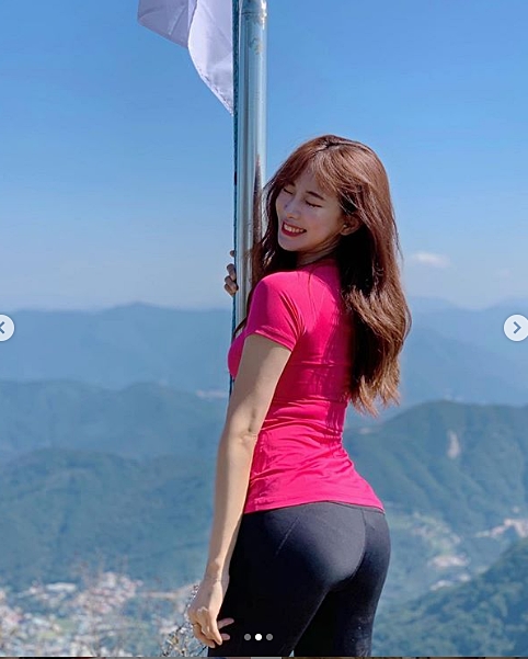 치어리더 김한나 레깅스 등산 인증 ´s라인 뒤태 과시´ 일간스포츠 