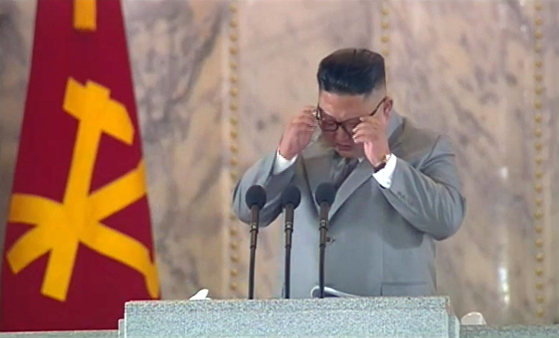     North Korean leader Kim Jong-un delivered an enriching speech on the 75th anniversary of the founding of the Labor Party in Pyongyang's Kim Il-sung Square on the 10th, Chosun Central TV reported.  During his speech, President Kim, who said he felt sorry for the people, is crying. [조선중앙TV=뉴스1]