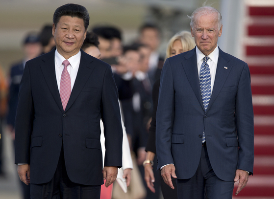  2015년 시진핑 중국 국가주석(왼쪽)과 조 바이든 당시 부통령이 만난 모습. [AP=연합뉴스]