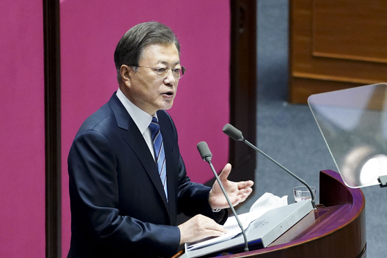 President Moon Jae-in will deliver a corrective address on the 2021 budget in the main assembly hall of the National Assembly on the morning of the 28th.[청와대사진기자단]