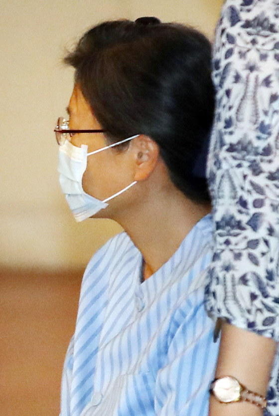 Former President Park Geun-hye entered Seoul's St. Mary Hospital in September last year to undergo shoulder surgery. [연합뉴스]