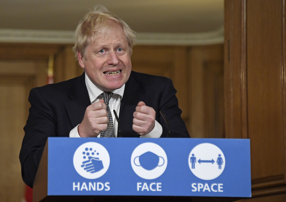 On the 31st of last month (local time), British Prime Minister Boris Johnson announced that a second blockade will be imposed on England starting on the 5th. [AP=연합뉴스]