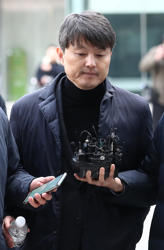 Former Deputy Mayor of Busan City Yoo Jae-soo appears at the deliberation on the court order held on the Seoul Eastern District Law last November. [연합뉴스]