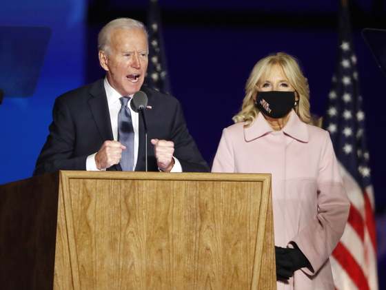 Democratic presidential candidate Joe Biden is in progress on 3 (local time) 