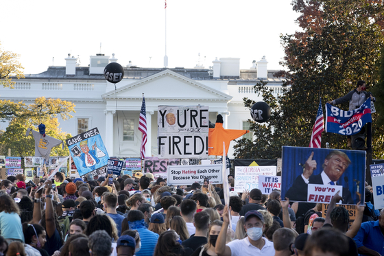 Democratic President-elect Joe Biden met in front of the White House on the 7th. [EPA=연합뉴스]