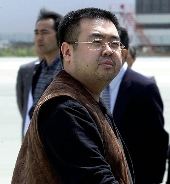 Kim Jong-nam, the eldest son of Kim Jong-il, former head of North Korea's National Defense Commission, and half-hyeong of Kim Jong-un, the head of North Korea's State Council.  AP = Yonhap News