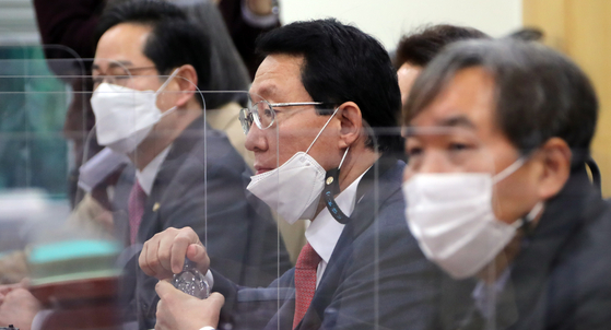 People's Power Kim Sang-hoon (center) Chairman of the Contest Preparatory Committee, who participated in the contest preparatory committee meeting held in the Assembly Hall of the National Assembly in Yeouido, Seoul on the 12th. Reporter Oh Jong -taek