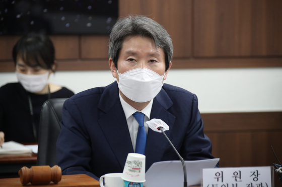 Unification Minister Lee In-young.  Yunhap news