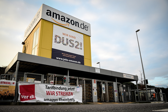 Verdi, a local union in Germany, said more than 2,500 workers from 7 Amazon warehouses participated in the three-day strike that began on the 26th. EPA = Yonhap News