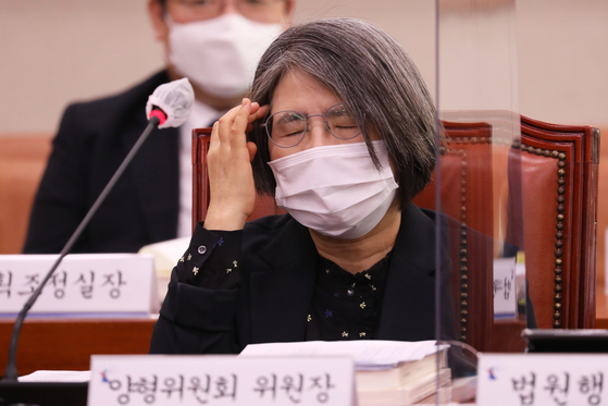 Kim Young-ran, chairman of the Suspension Committee, was locked up in the national Supreme Court audit last October. [연합뉴스]