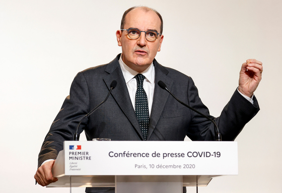 French Prime Minister Jean Castex announced on the 10th (local time) that the entire blockade, which has been in place since last month, has been somewhat eased.  However, he added that the lockdown measures could not be relaxed much because they were well below the target. [AFP=연합뉴스]