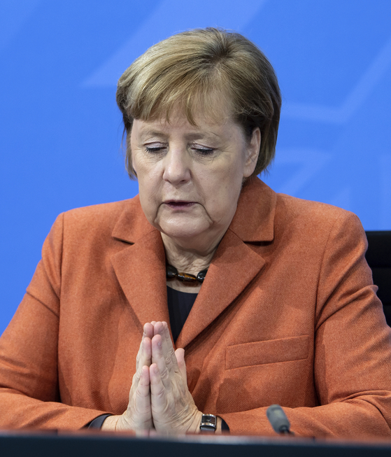 German Chancellor Angela Merkel held a press conference on the 13th and announced that she will implement high intensity containment measures from the 16th to the 10th of next month.  This is a partial lockdown reinforced last month. [AP=연합뉴스]